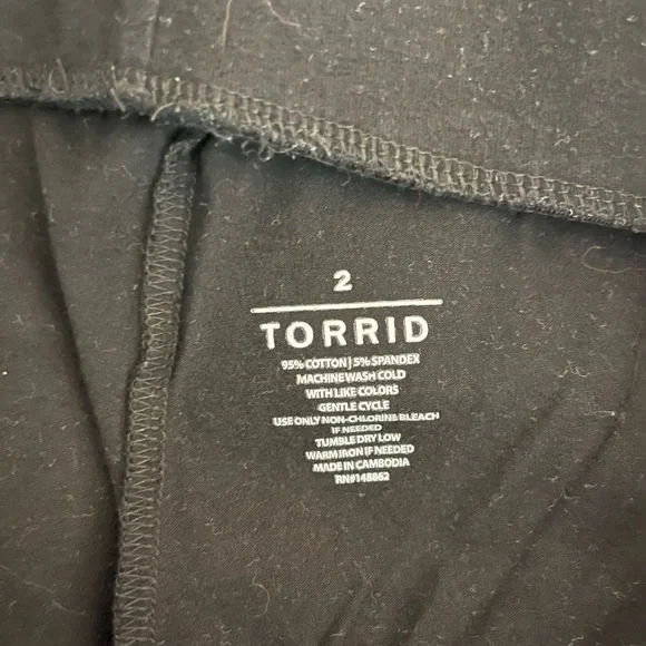 Torrid 7/8 Leggings w/pockets - Picture 3 of 3